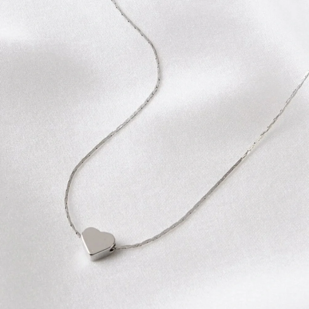 NWT Smooth Heart Silver Pendant Necklace - Picture 4 of 7